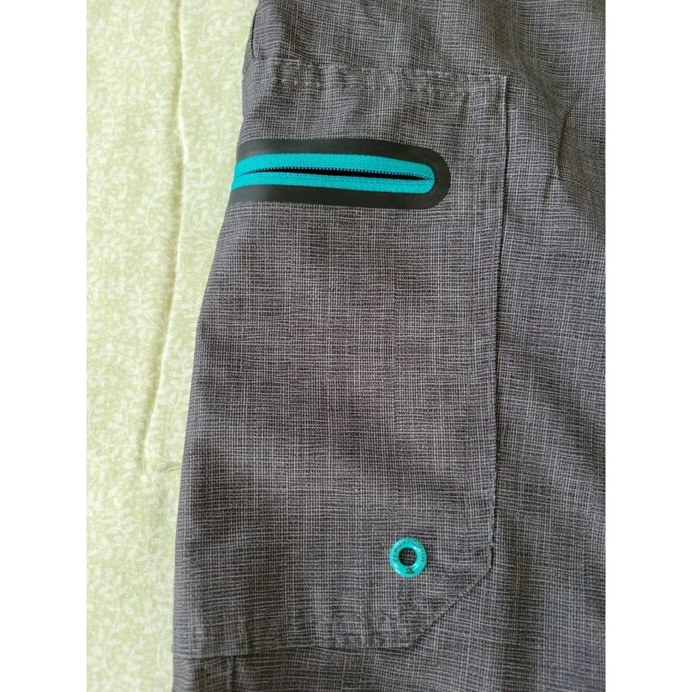 Zeroxposur‎ Travel Shorts Men's Size XL Gray Stretch with Pockets lined